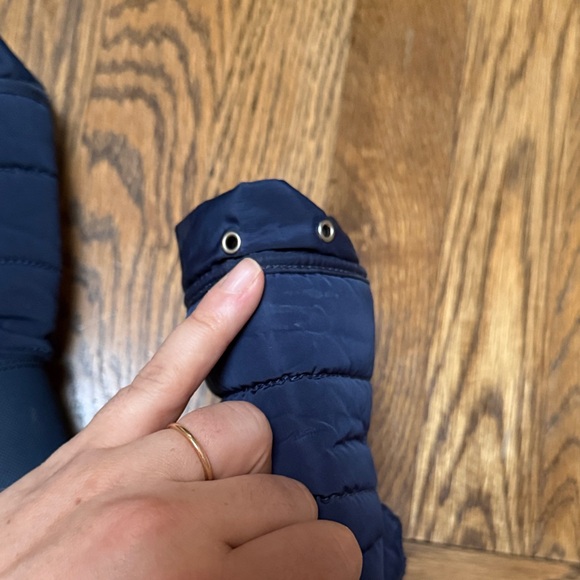 Ten Little Snow Boots, Play condition - Picture 7 of 10